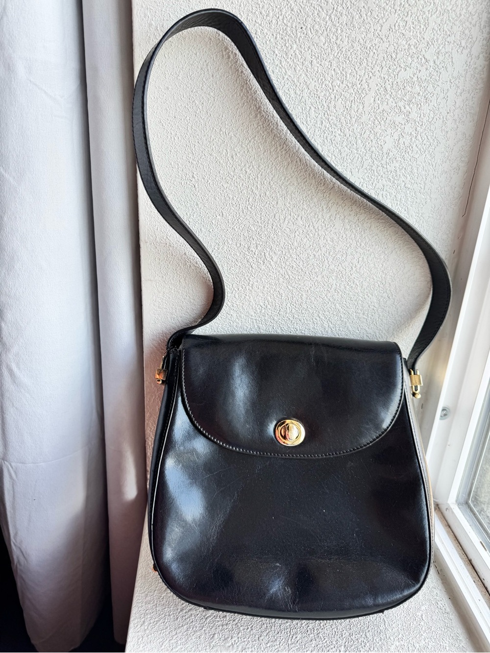 HOBO Smooth Glossy Leather Saddle with Front Flap